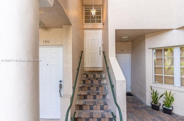Active With Contract: $485,000 (3 beds, 2 baths, 1680 Square Feet)