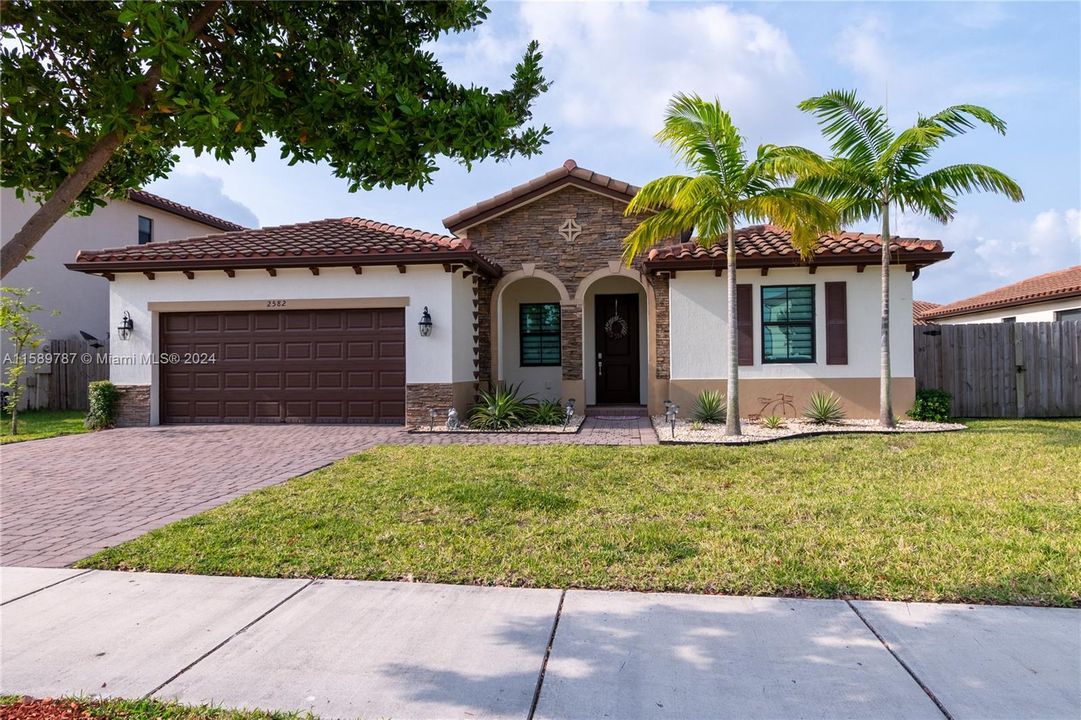 For Sale: $675,000 (4 beds, 3 baths, 2178 Square Feet)