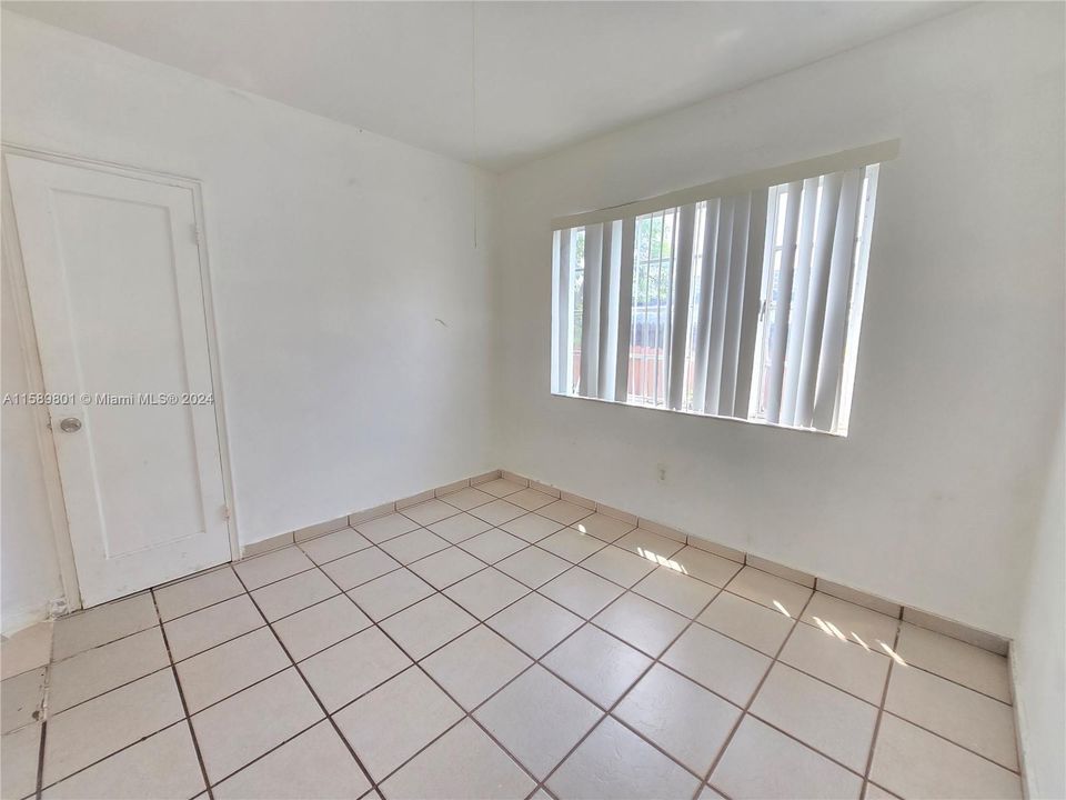 For Sale: $179,000 (1 beds, 1 baths, 592 Square Feet)