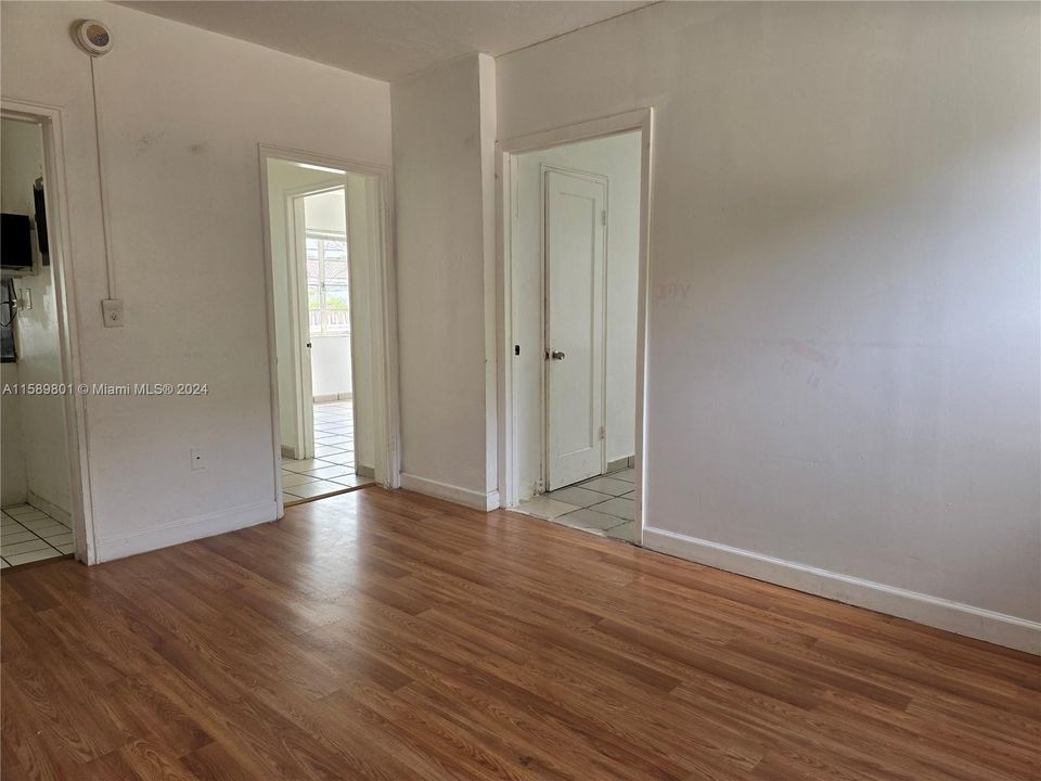 For Sale: $179,000 (1 beds, 1 baths, 592 Square Feet)