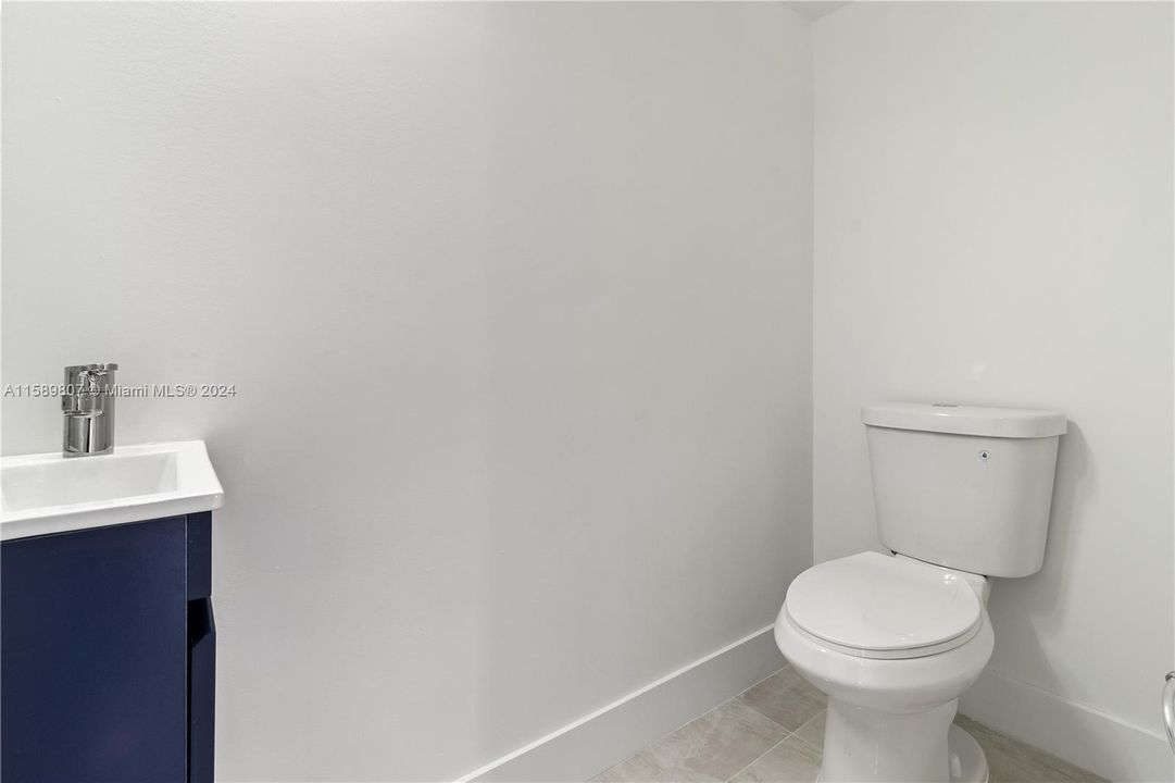 出租: $3,500 (3 贝兹, 2 浴室, 1200 平方英尺)