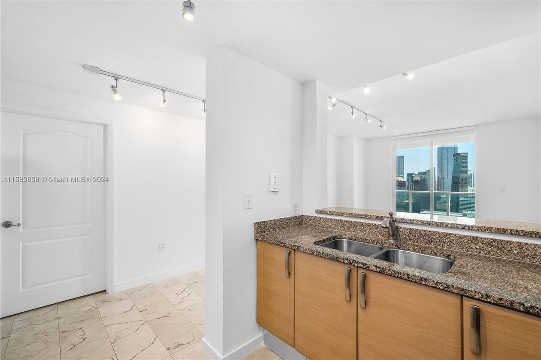 Active With Contract: $848,000 (2 beds, 2 baths, 1188 Square Feet)