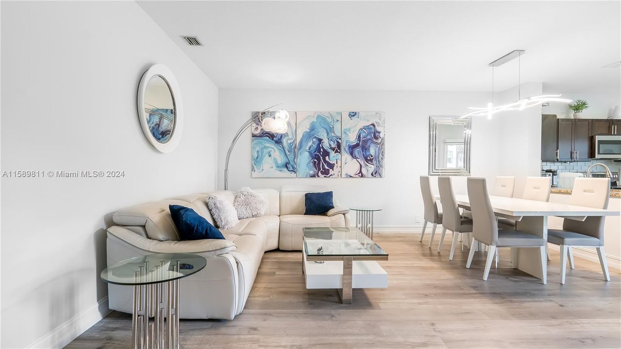 Recently Rented: $3,200 (2 beds, 2 baths, 1090 Square Feet)