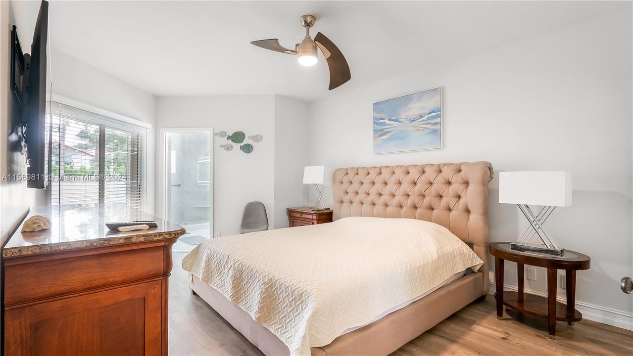 Recently Rented: $3,200 (2 beds, 2 baths, 1090 Square Feet)