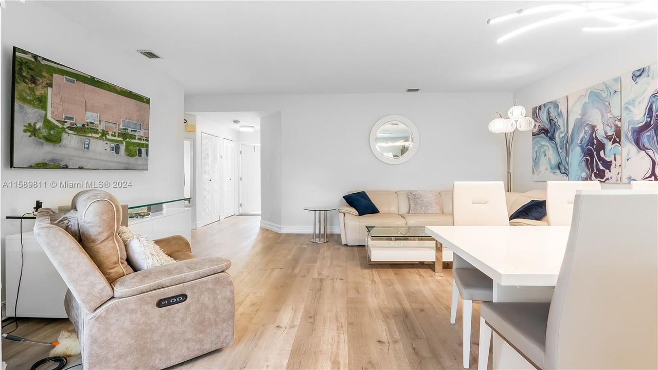 Recently Rented: $3,200 (2 beds, 2 baths, 1090 Square Feet)