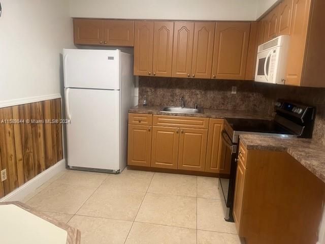 Active With Contract: $2,200 (2 beds, 1 baths, 0 Square Feet)