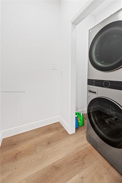 Recently Rented: $3,995 (3 beds, 3 baths, 3784 Square Feet)