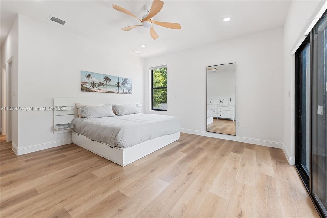 Recently Rented: $3,995 (3 beds, 3 baths, 3784 Square Feet)