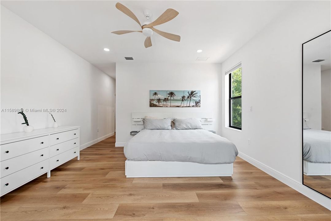 Recently Rented: $3,995 (3 beds, 3 baths, 3784 Square Feet)