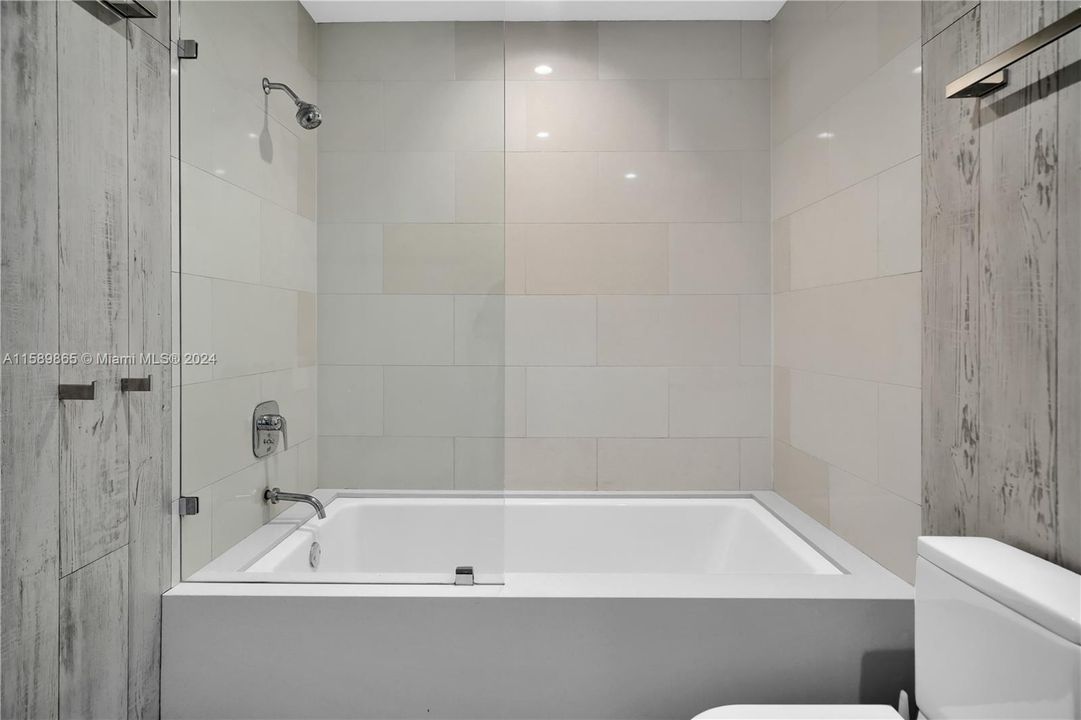 Недавно арендовано: $14,500 (3 спален, 2 ванн, 2901 Квадратных фут)