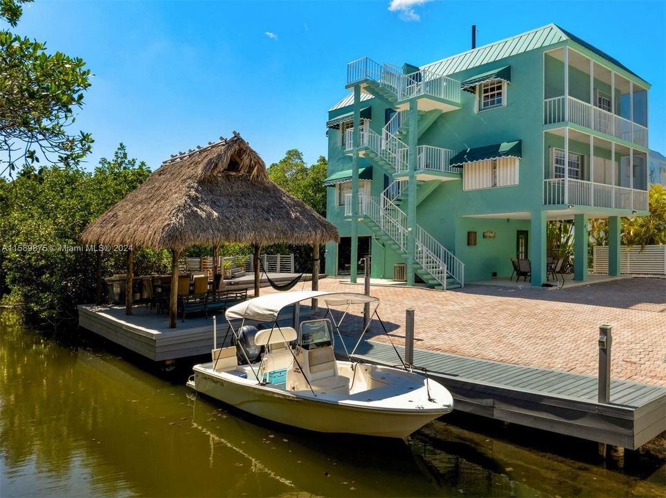 En Venta: $1,795,000 (4 camas, 3 baños, 1776 Pies cuadrados)