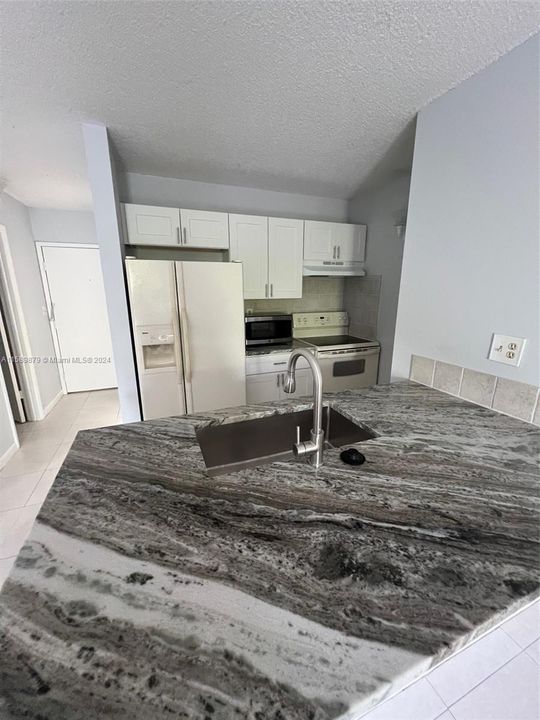 Active With Contract: $1,345 (1 beds, 1 baths, 468 Square Feet)