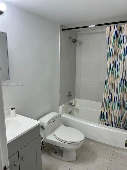 Active With Contract: $1,345 (1 beds, 1 baths, 468 Square Feet)