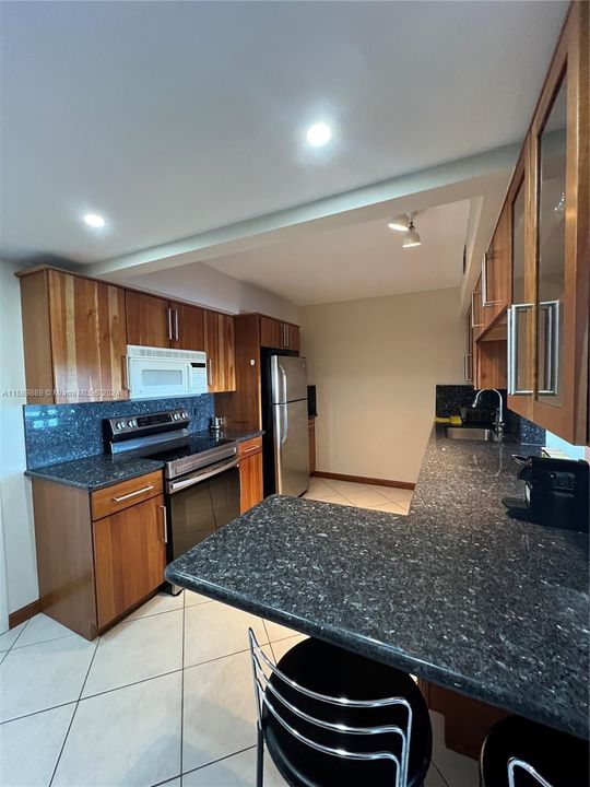 For Rent: $4,700 (2 beds, 2 baths, 1260 Square Feet)