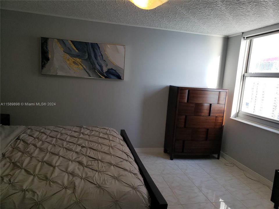 For Rent: $4,000 (2 beds, 2 baths, 1600 Square Feet)