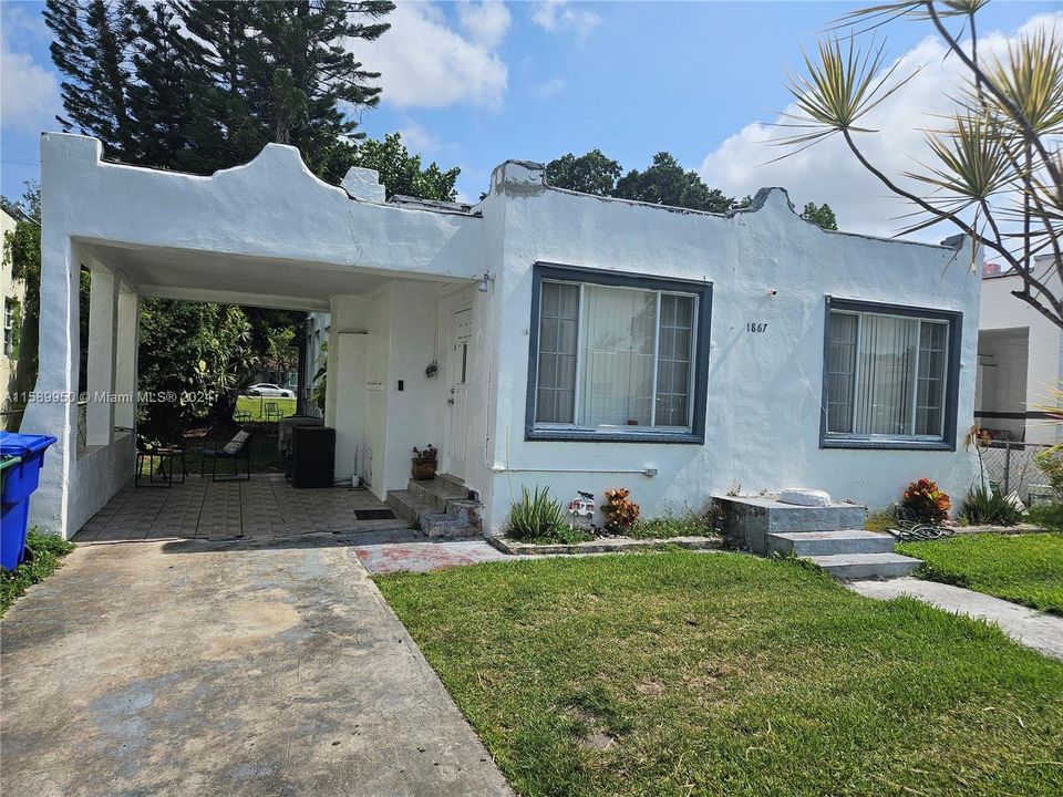 For Sale: $385,000 (3 beds, 1 baths, 1301 Square Feet)