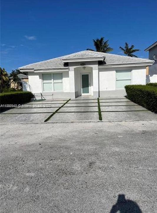 Active With Contract: $3,500 (3 beds, 2 baths, 1263 Square Feet)