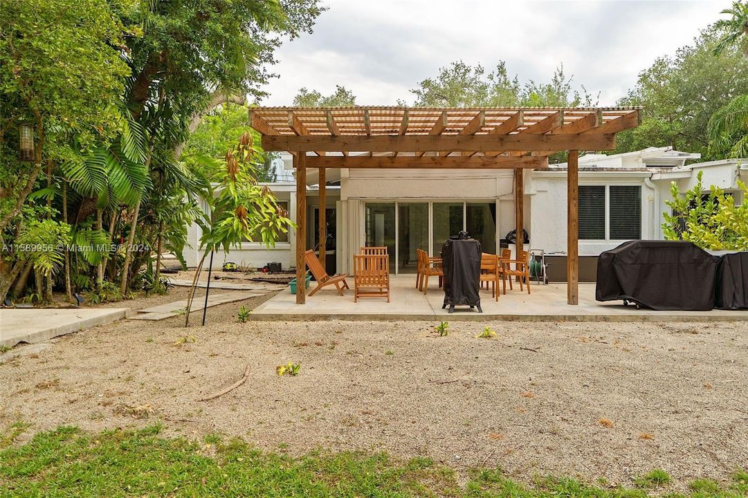 最近租的: $4,500 (3 贝兹, 3 浴室, 3450 平方英尺)