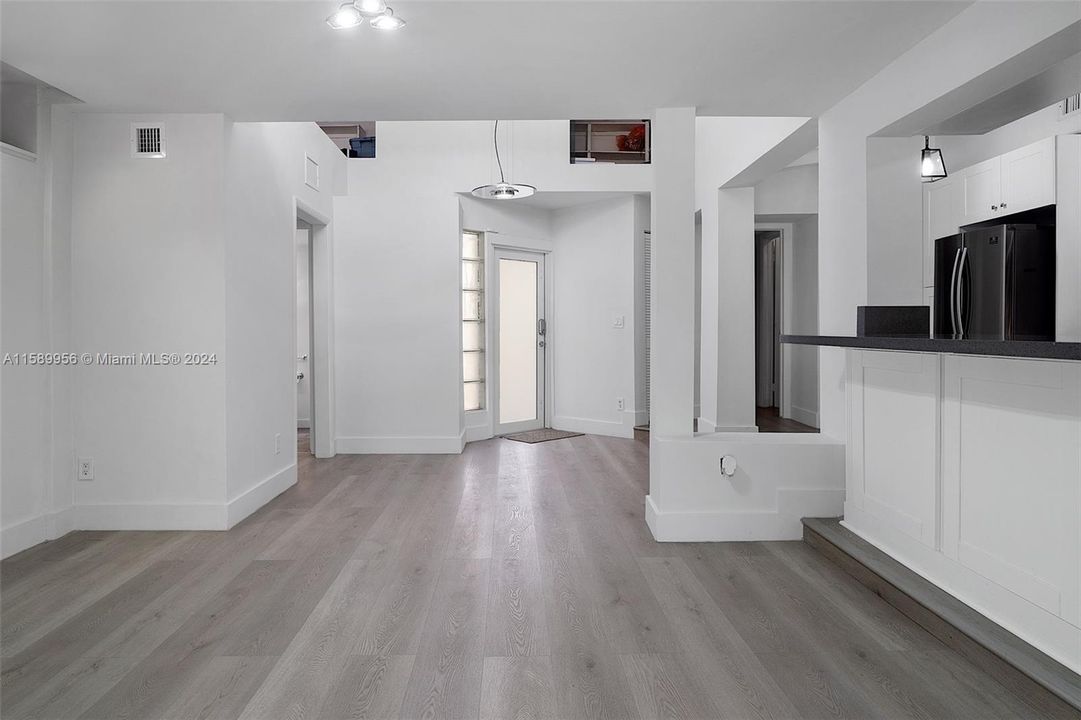 最近租的: $4,500 (3 贝兹, 3 浴室, 3450 平方英尺)