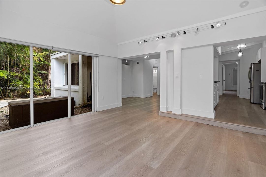 最近租的: $4,500 (3 贝兹, 3 浴室, 3450 平方英尺)