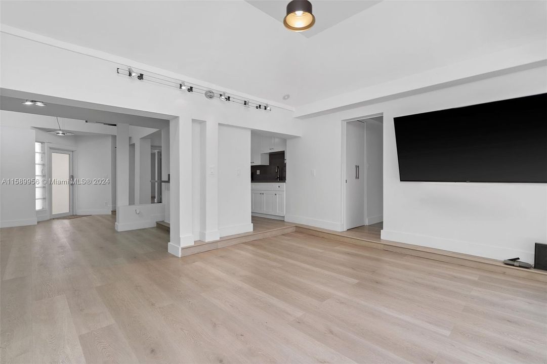 最近租的: $4,500 (3 贝兹, 3 浴室, 3450 平方英尺)