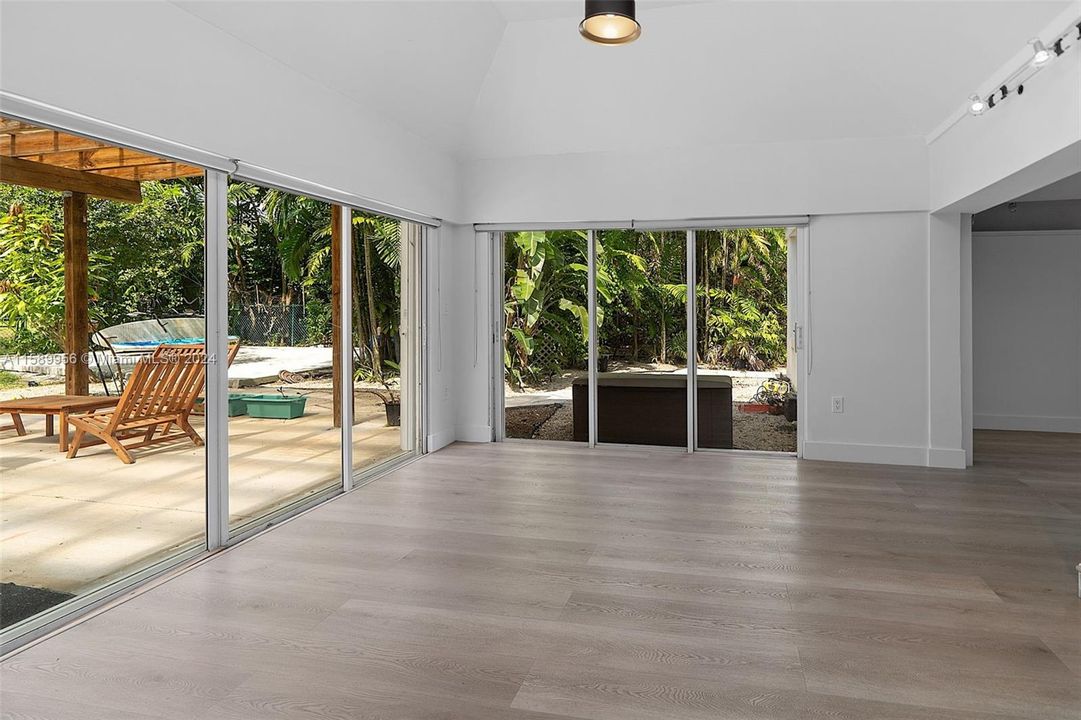 最近租的: $4,500 (3 贝兹, 3 浴室, 3450 平方英尺)