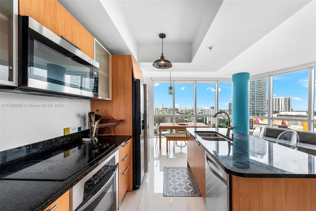 Active With Contract: $4,300 (2 beds, 2 baths, 1380 Square Feet)