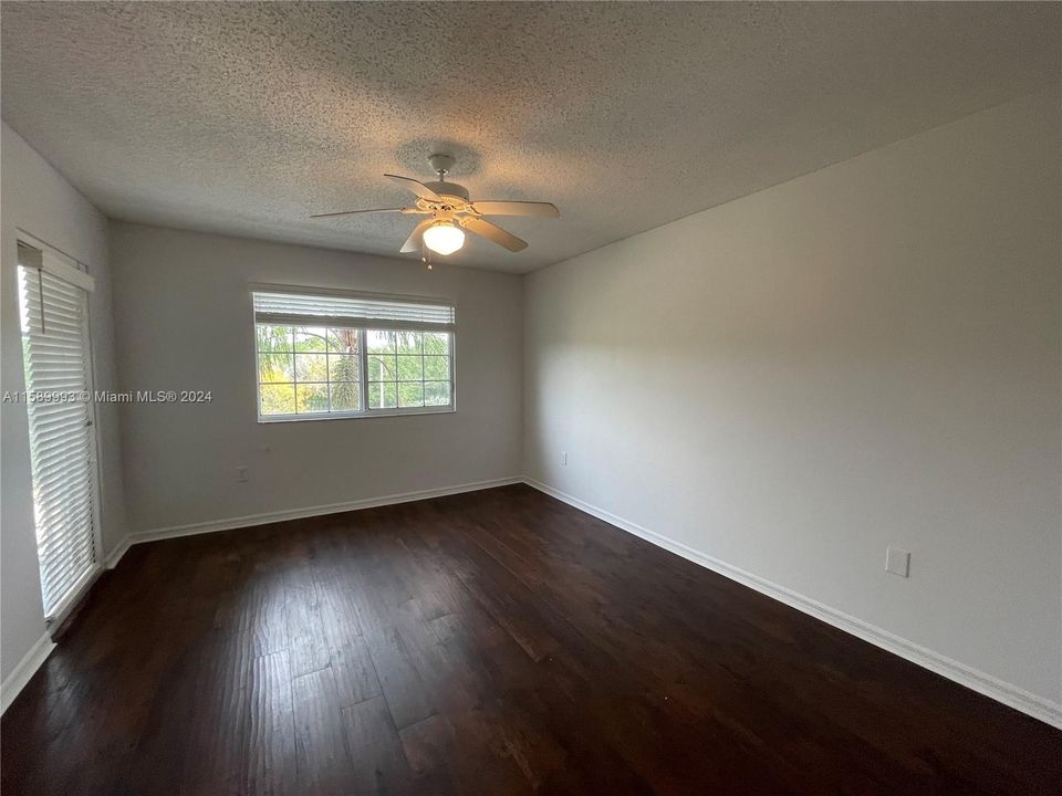 For Rent: $2,650 (3 beds, 2 baths, 1299 Square Feet)
