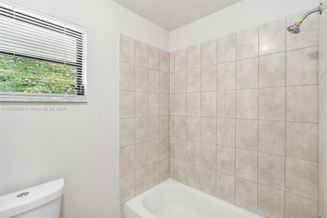 For Sale: $569,900 (3 beds, 2 baths, 1968 Square Feet)