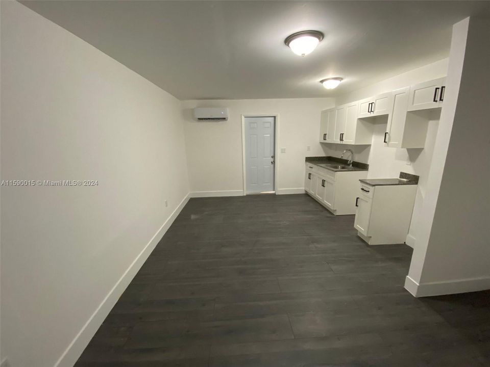 For Rent: $1,700 (1 beds, 1 baths, 500 Square Feet)