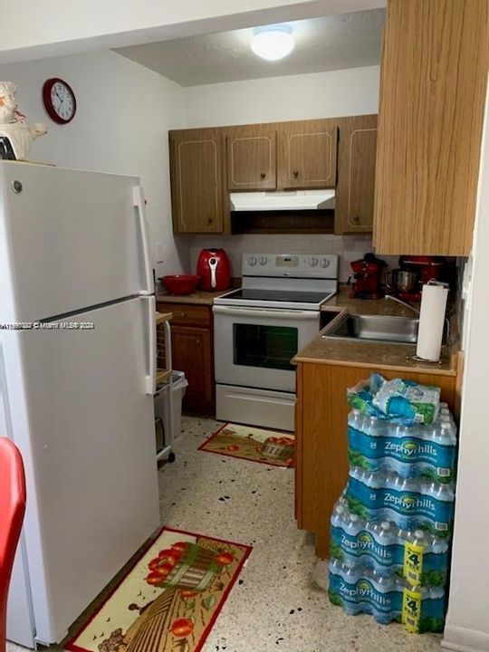 For Rent: $1,800 (1 beds, 1 baths, 4710 Square Feet)