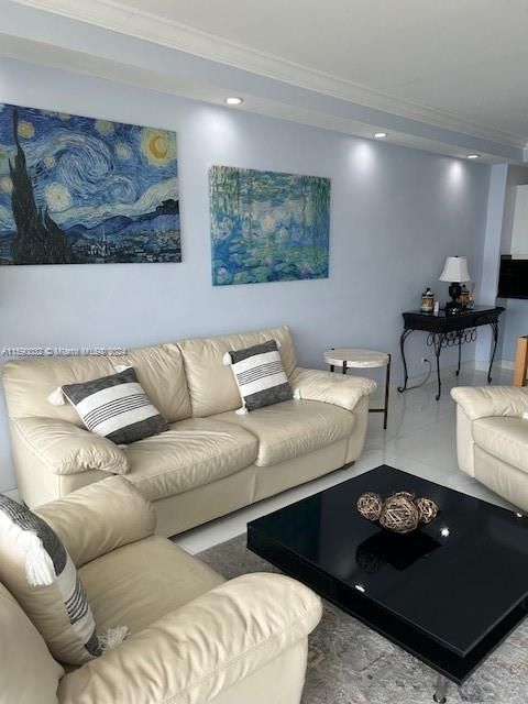 Recently Sold: $775,000 (1 beds, 2 baths, 930 Square Feet)