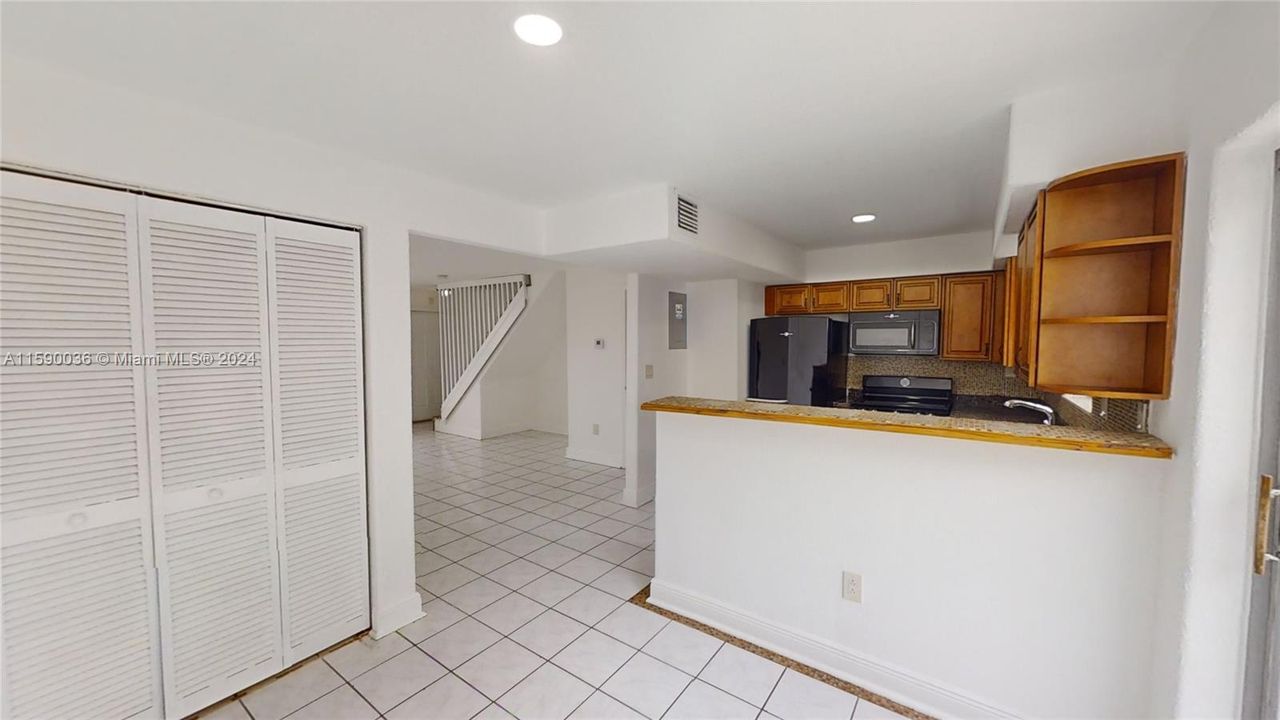 For Sale: $222,000 (2 beds, 2 baths, 1108 Square Feet)