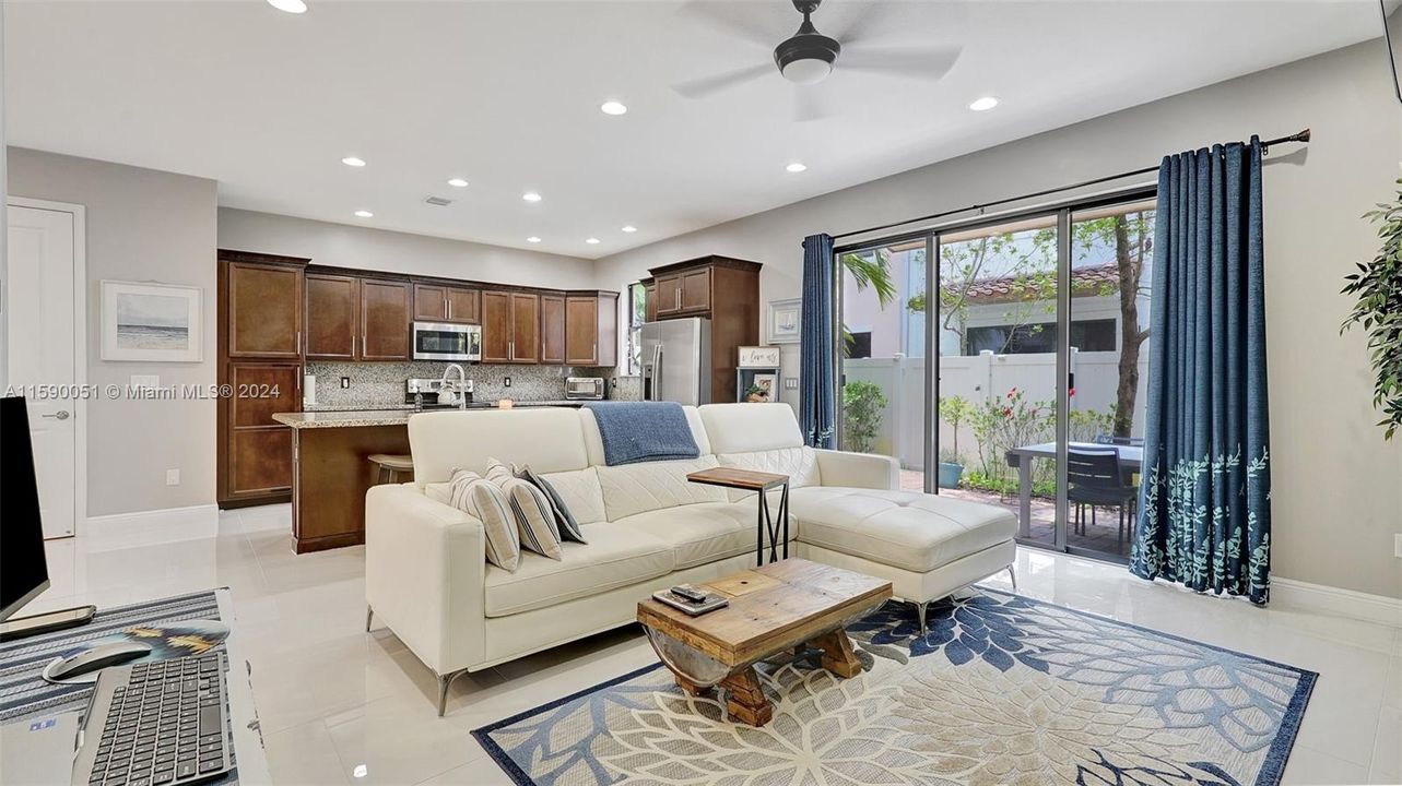 Active With Contract: $3,300 (3 beds, 2 baths, 1692 Square Feet)