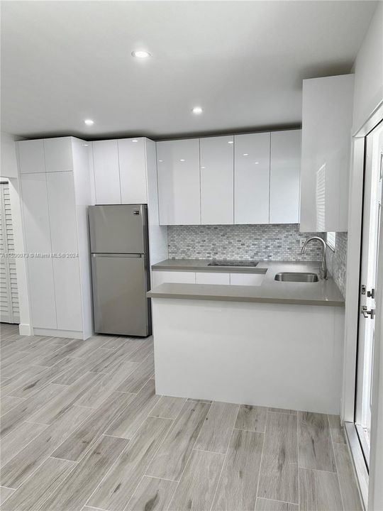 For Rent: $2,275 (1 beds, 1 baths, 500 Square Feet)