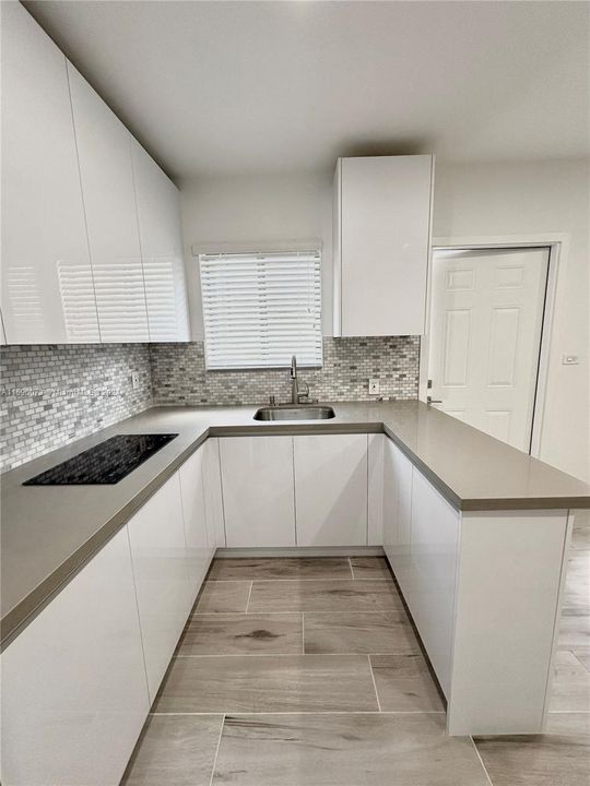 Recently Rented: $2,050 (1 beds, 1 baths, 500 Square Feet)