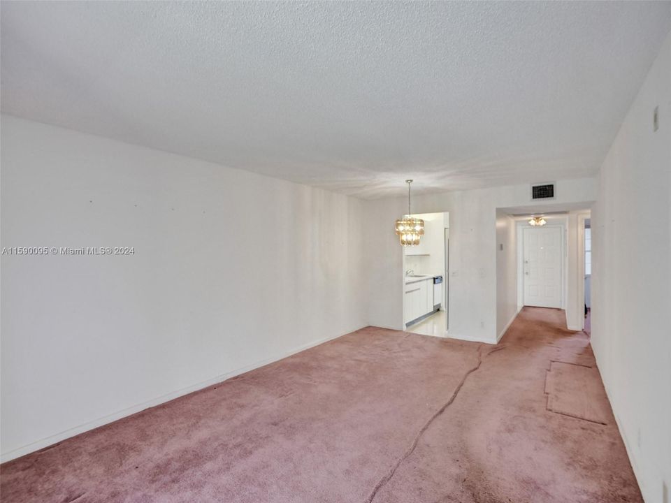 For Sale: $190,000 (2 beds, 2 baths, 1052 Square Feet)