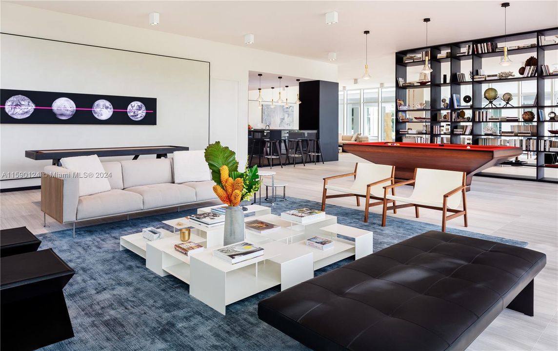 Ritz-Carlton Residences amenities: Club Room