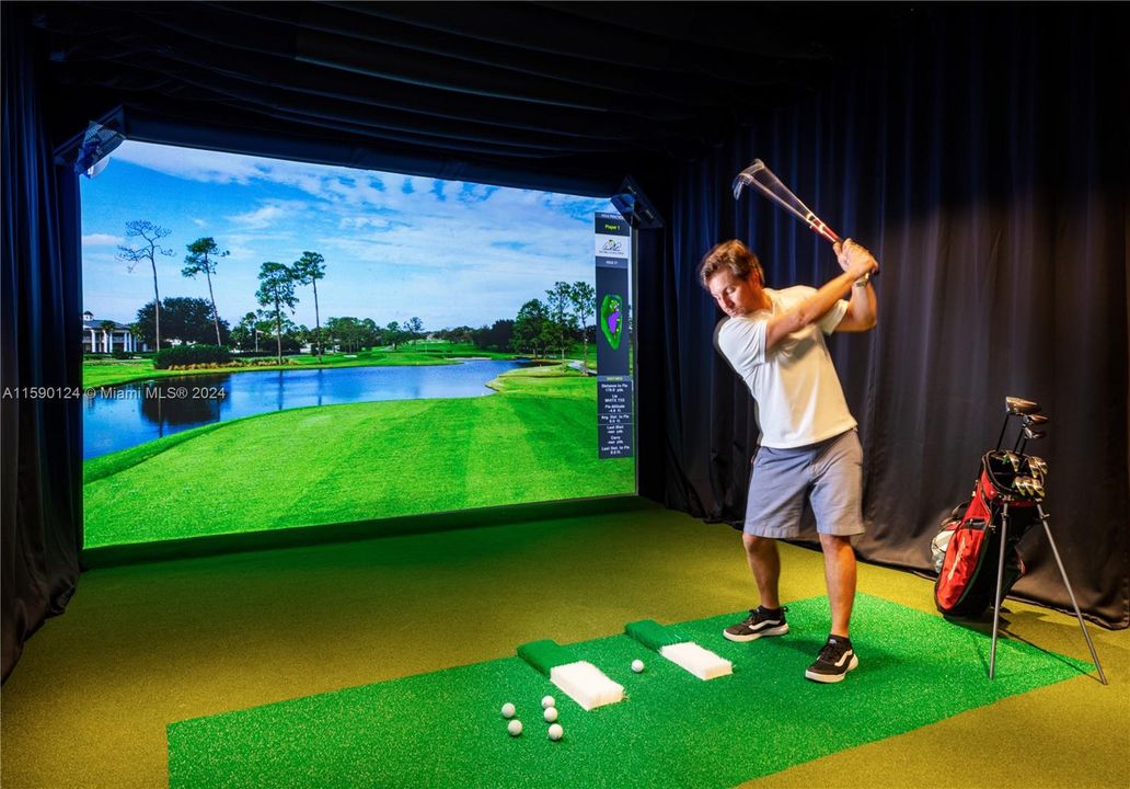 Ritz-Carlton Residences amenities: Golf Simulator
