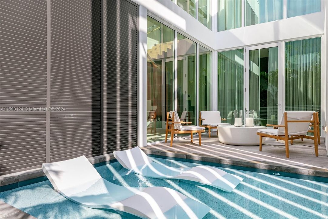 Tanning Ledge at the waterfront villa at the Ritz-Carlton Residences Miami Beach