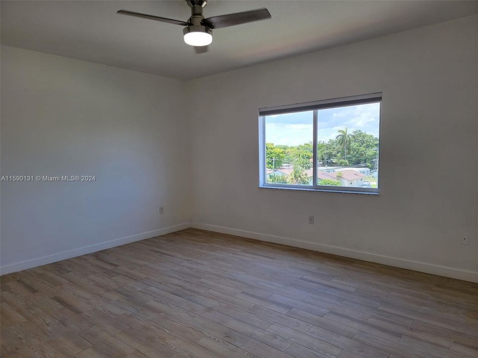 For Rent: $2,425 (2 beds, 2 baths, 1041 Square Feet)