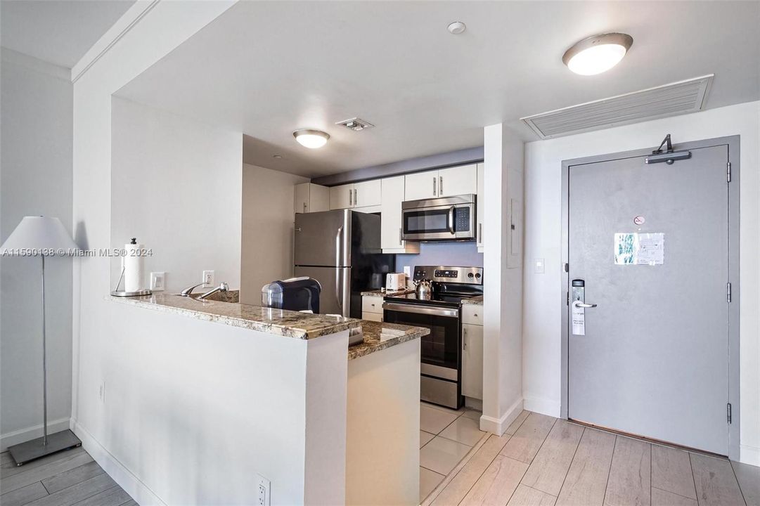 Recently Sold: $625,000 (1 beds, 1 baths, 693 Square Feet)