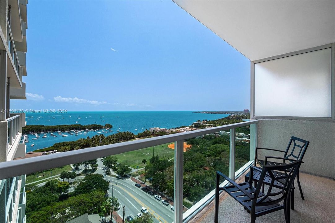 Recently Sold: $625,000 (1 beds, 1 baths, 693 Square Feet)