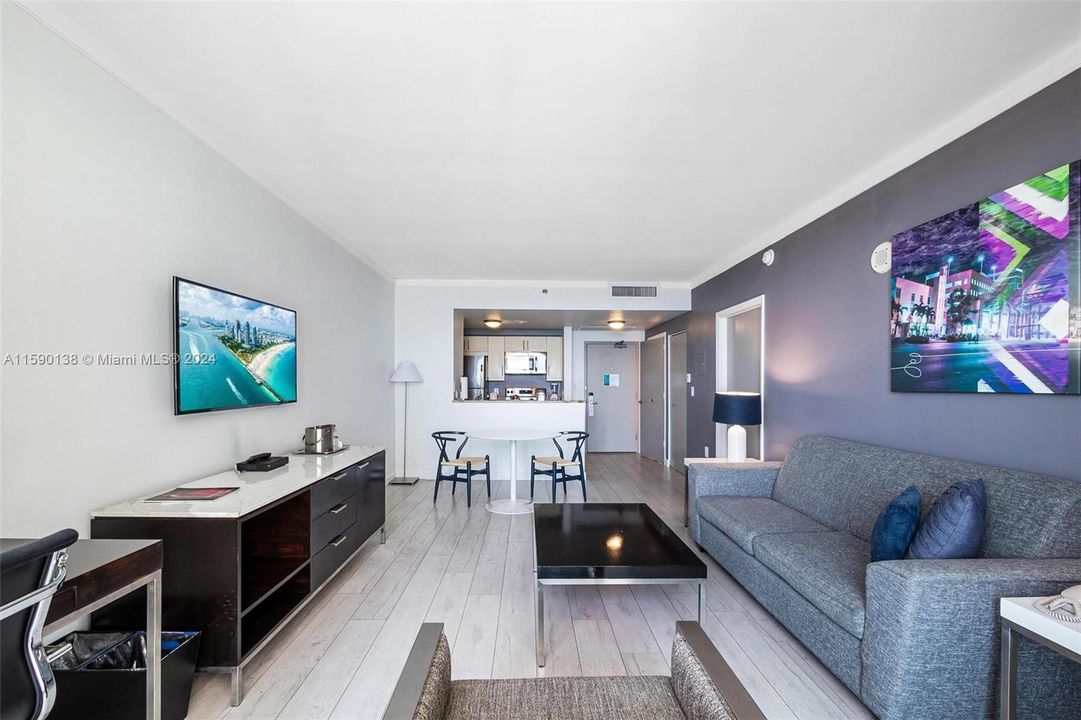 Recently Sold: $625,000 (1 beds, 1 baths, 693 Square Feet)