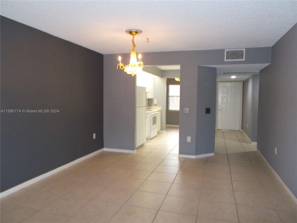 Recently Rented: $2,100 (2 beds, 2 baths, 1052 Square Feet)