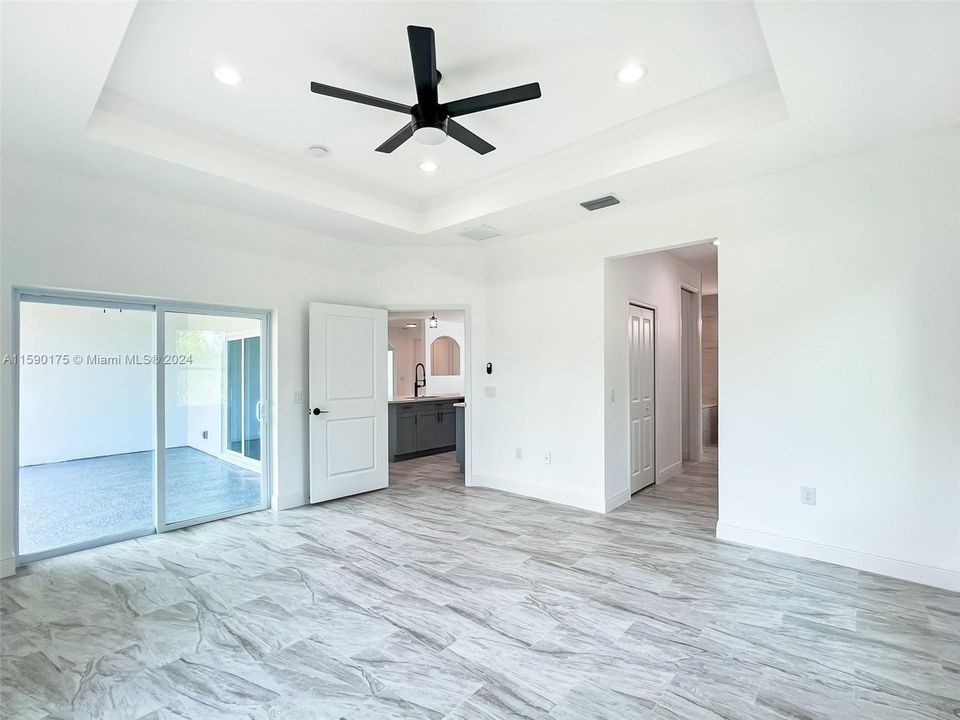 最近售出: $370,000 (4 贝兹, 2 浴室, 0 平方英尺)