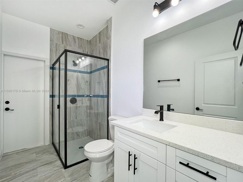 最近售出: $370,000 (4 贝兹, 2 浴室, 0 平方英尺)