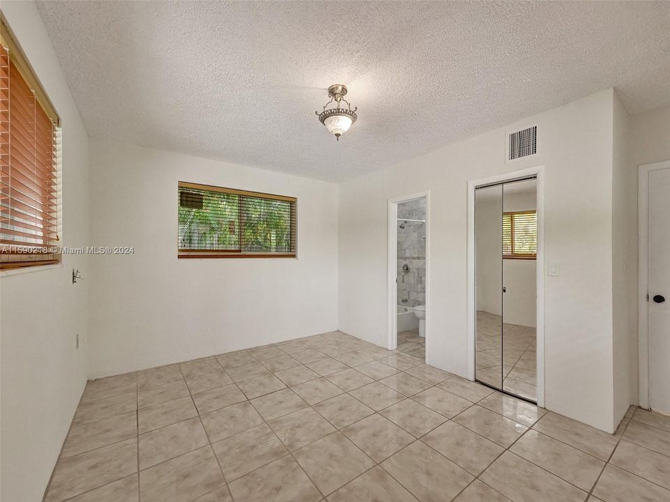 Active With Contract: $3,250 (3 beds, 2 baths, 2035 Square Feet)