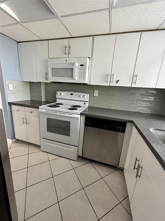 Recently Rented: $2,650 (3 beds, 2 baths, 1266 Square Feet)