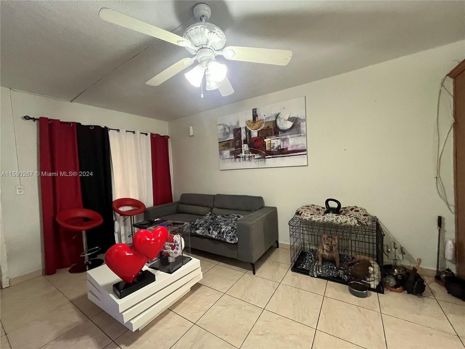 Recently Sold: $206,000 (2 beds, 1 baths, 732 Square Feet)